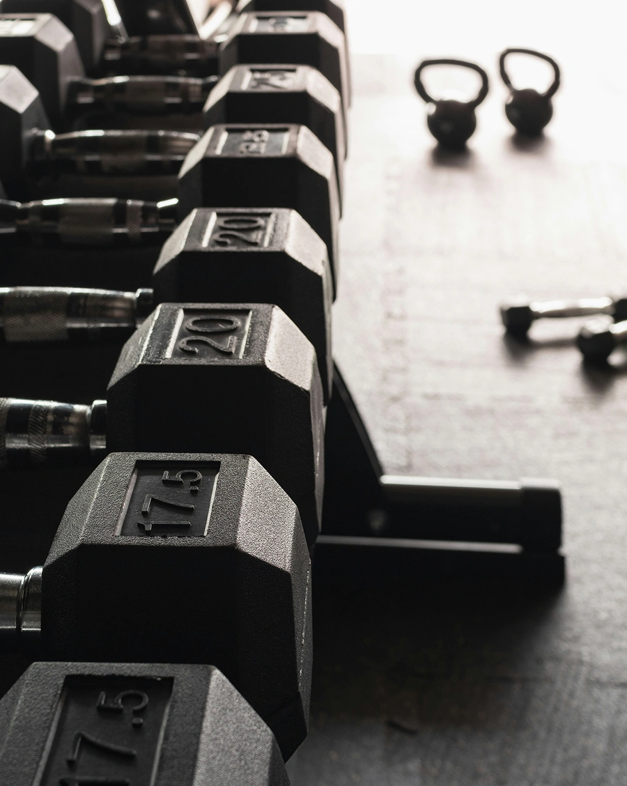 Community atmosphere<p>Train alongside people who show up. Real connections happen here</p>